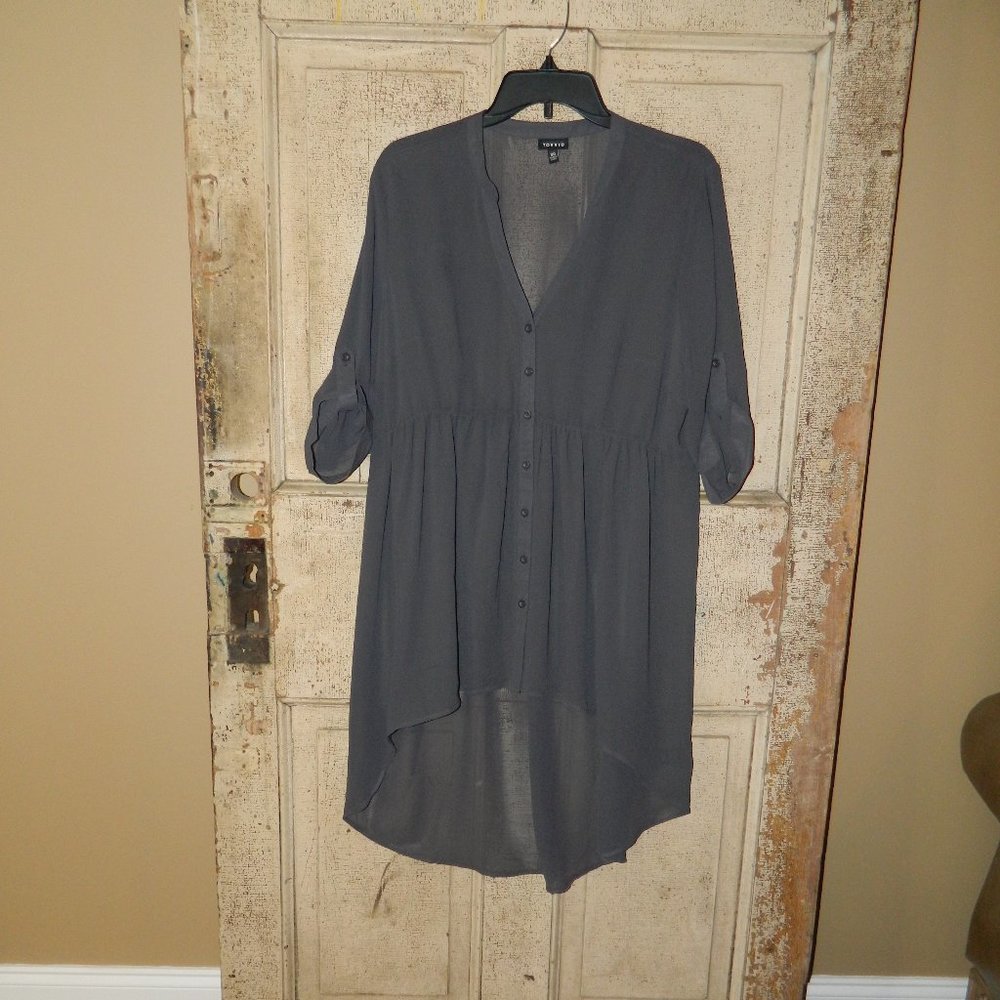 Torrid Gray Sheer High Low Tunic Blouse Size 00 (Q-31)
